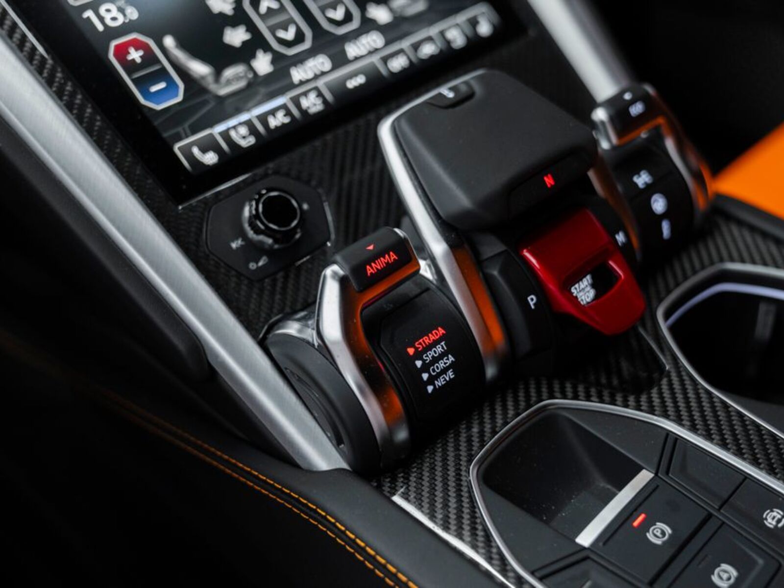 Lamborghini Urus 14