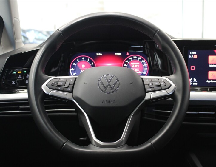 Volkswagen Golf 9