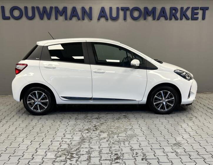 Toyota Yaris 15
