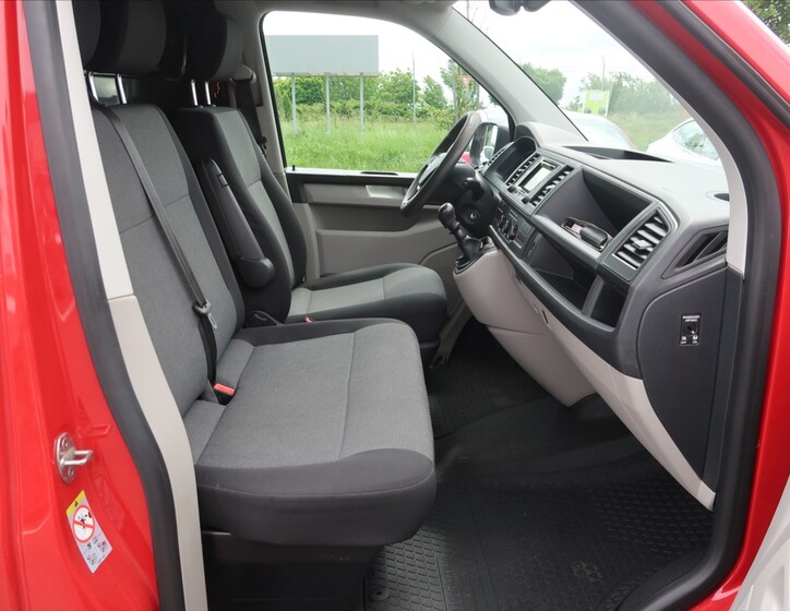 Volkswagen Transporter 16