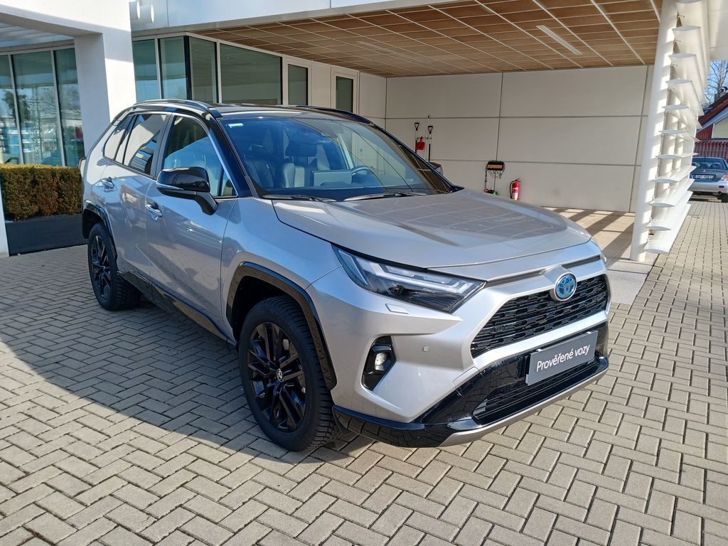 Toyota RAV4 8