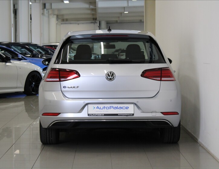 Volkswagen e-Golf 4