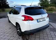 Peugeot 2008 8