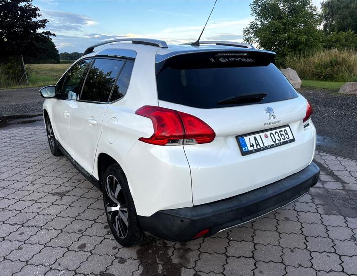 Peugeot 2008 8