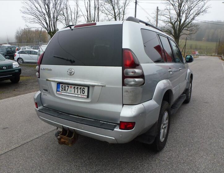 Toyota Land Cruiser 9