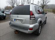 Toyota Land Cruiser 9
