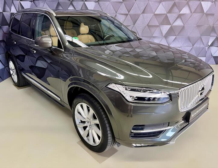 Volvo XC90 4