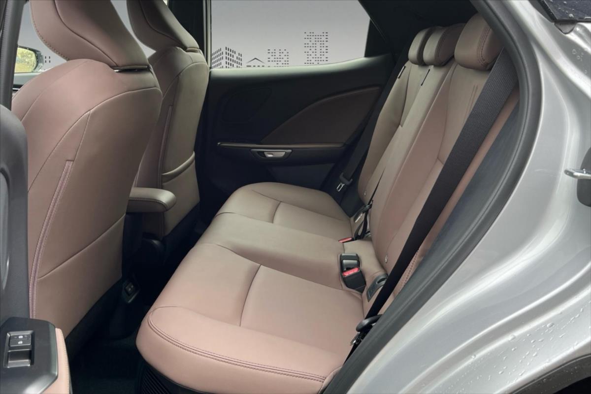 Lexus LBX