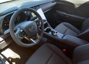 Lexus LBX 7