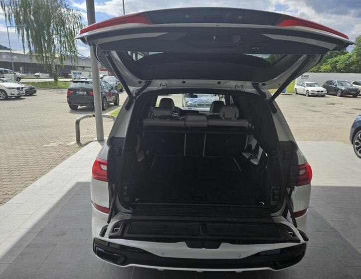 BMW X7 14