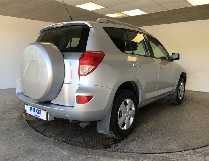 Toyota RAV4 7