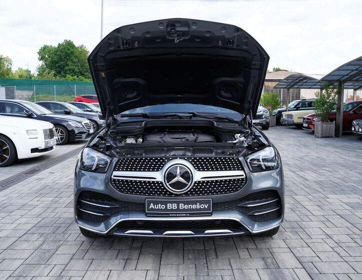 Mercedes-Benz GLE 9