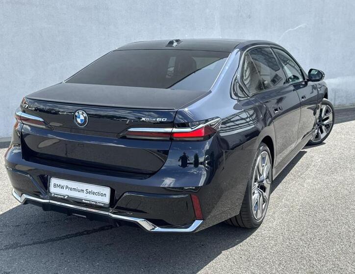 BMW i7 2