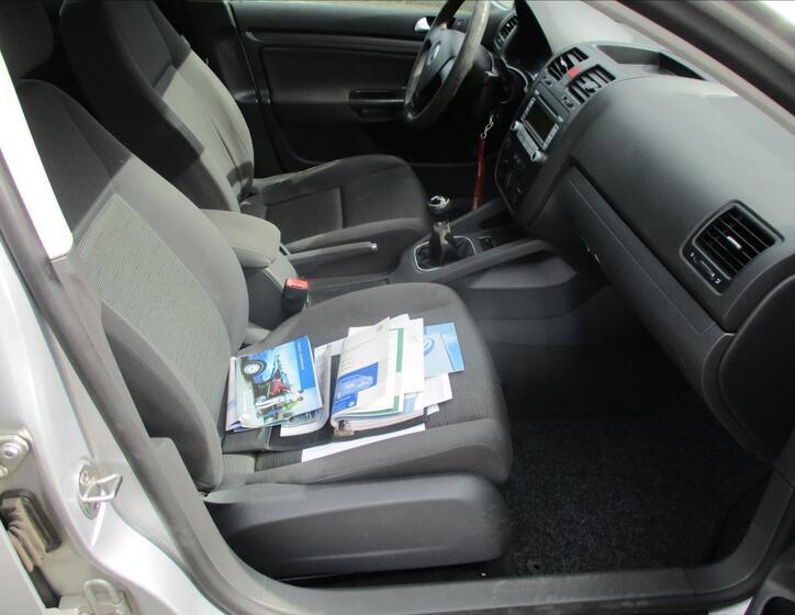 Volkswagen Golf 12