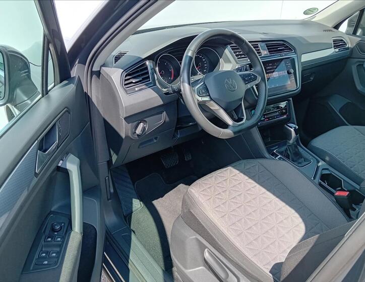 Volkswagen Tiguan 5