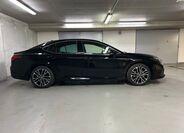 Toyota Camry 4