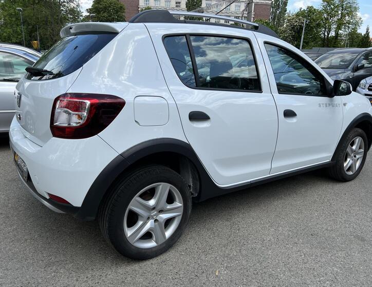 Dacia Sandero 16