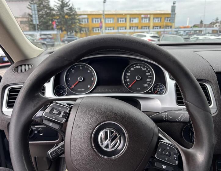 Volkswagen Touareg 12