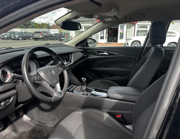 Opel Insignia 11