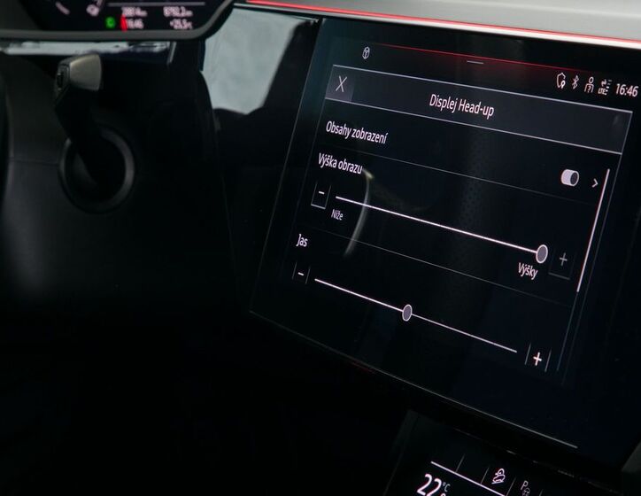 Audi e-tron 30