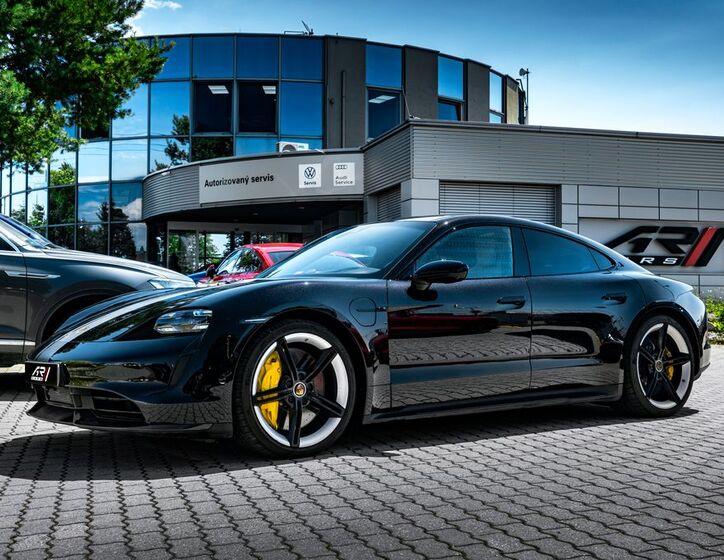 Porsche Taycan 23