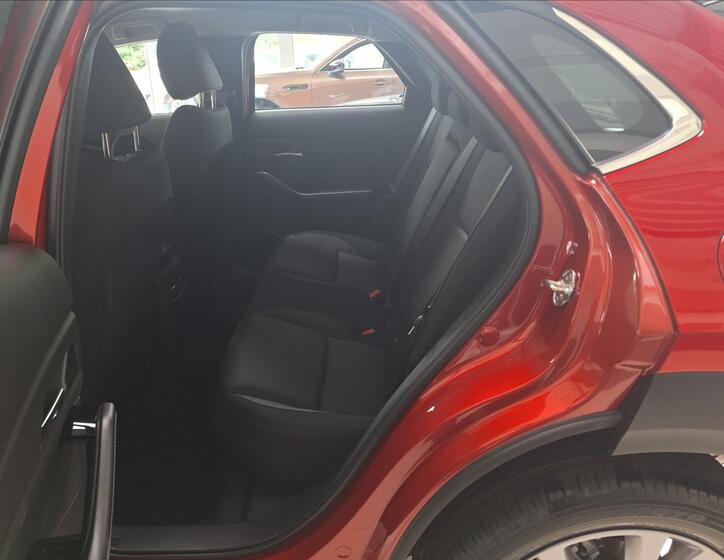 Mazda CX-30 4