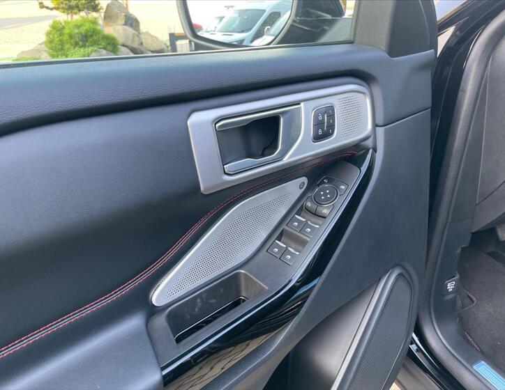 Ford Explorer 21