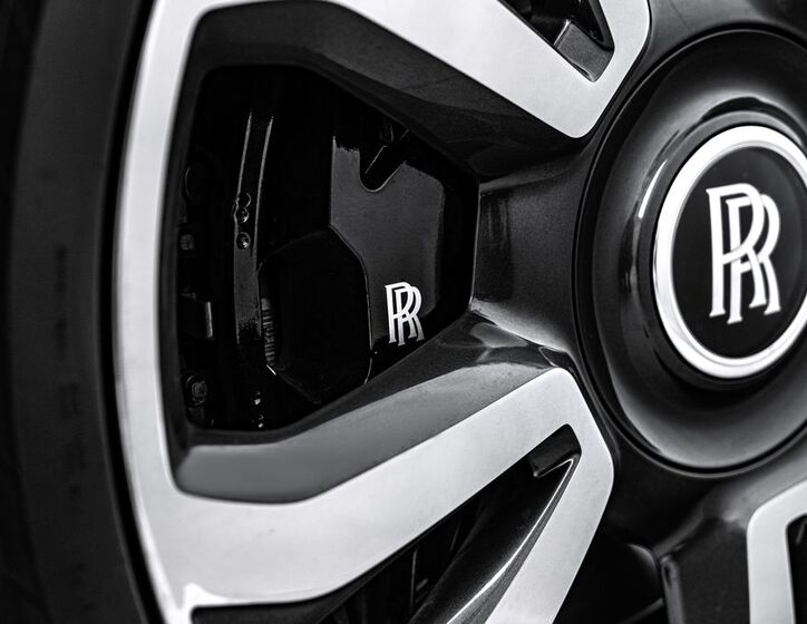 Rolls-Royce Cullinan 13