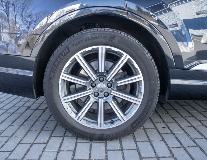 Audi Q7 32