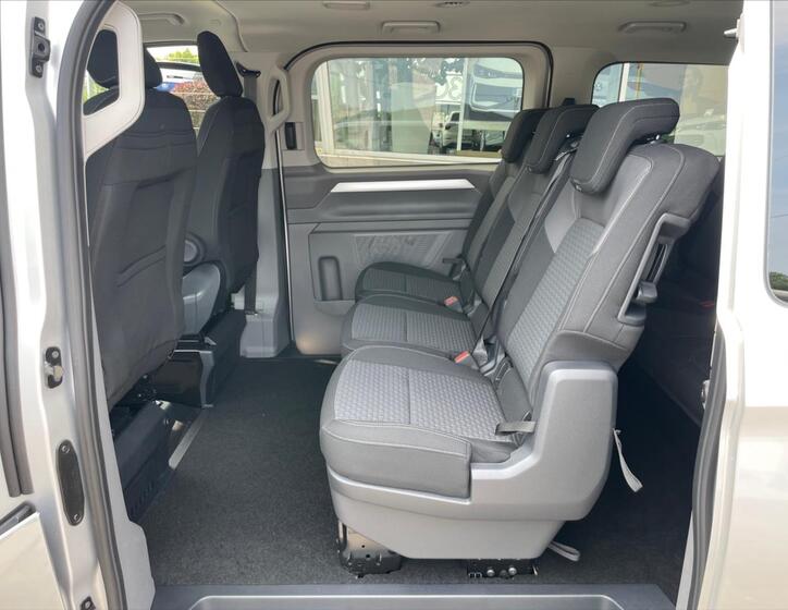 Volkswagen Caravelle 16