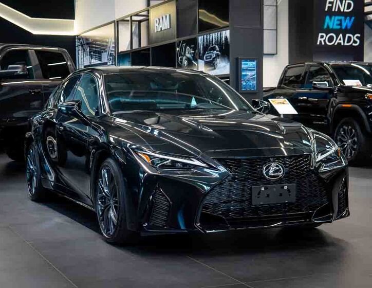 Lexus IS 8