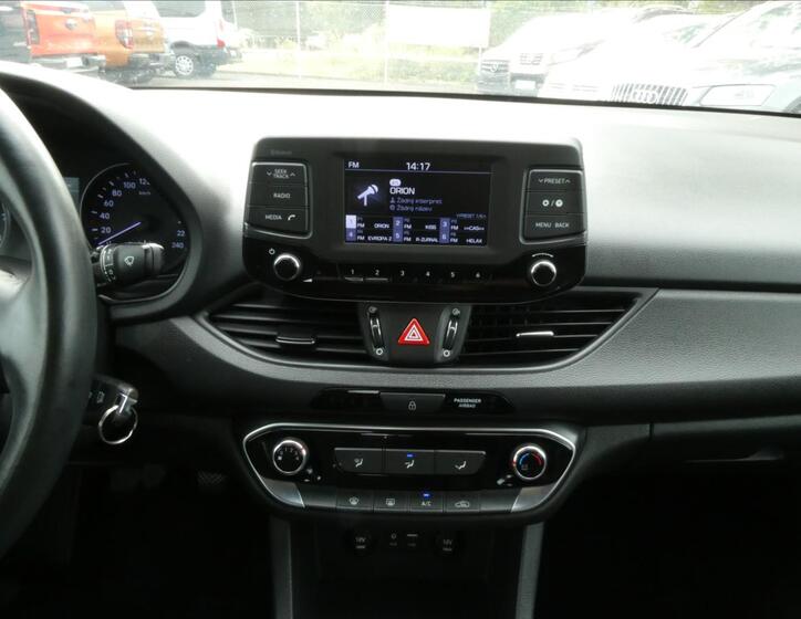 Hyundai i30 28
