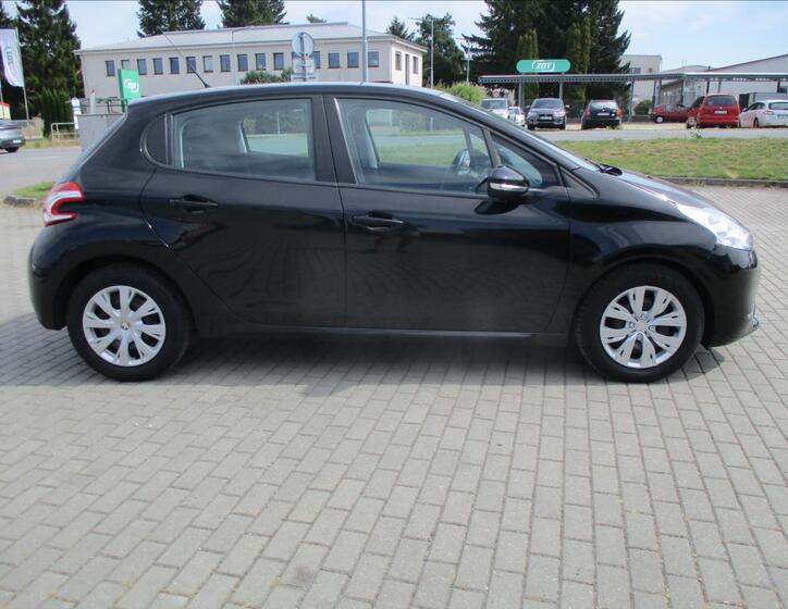 Peugeot 208 36