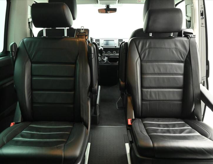 Volkswagen Multivan 26