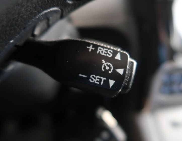 Toyota Auris 25