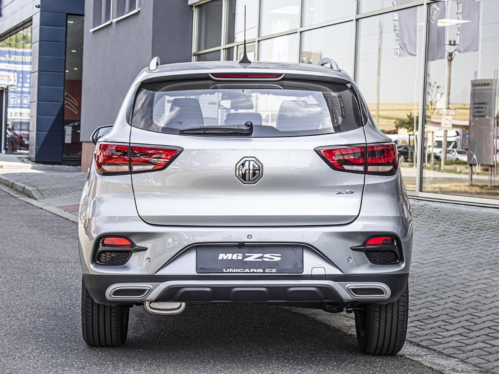 MG ZS 8