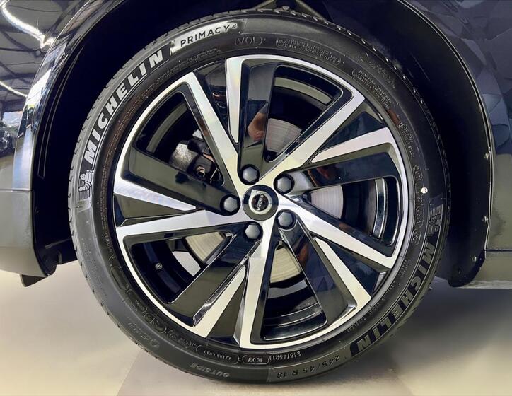 Volvo S90 9