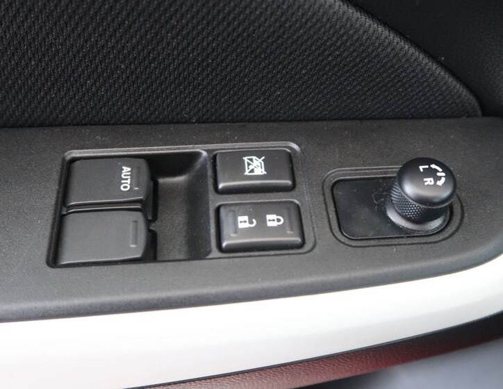 Suzuki Swift 23