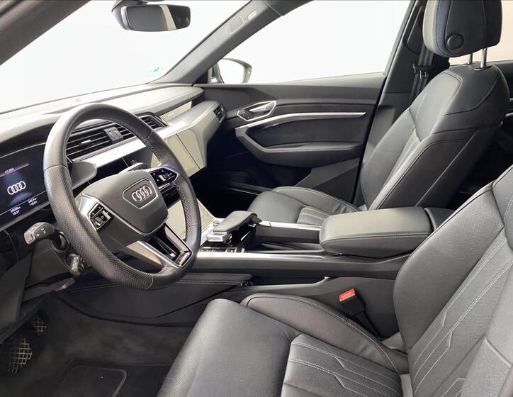 Audi e-tron 5