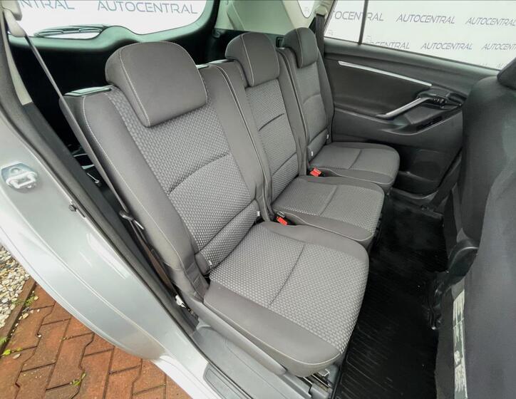Toyota Verso 21