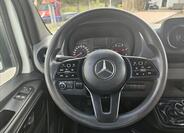 Mercedes-Benz Sprinter 9