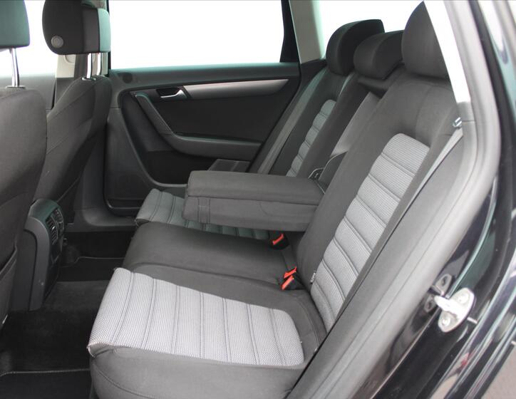 Volkswagen Passat 11
