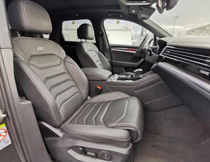 Volkswagen Touareg 7