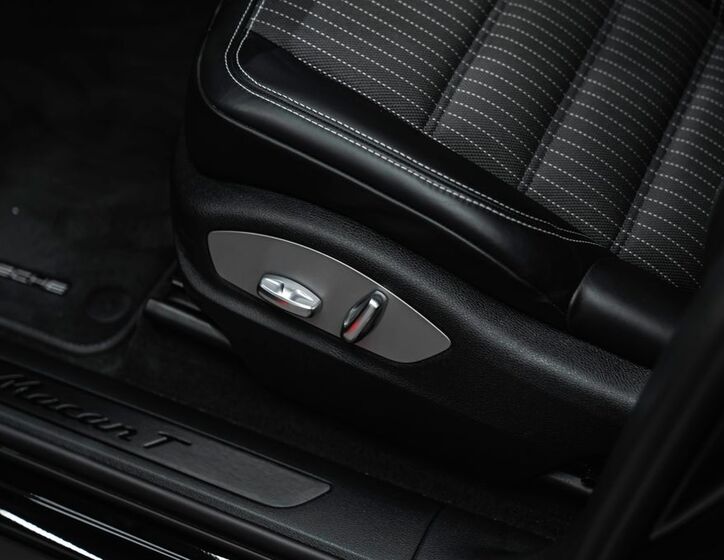 Porsche Macan 24