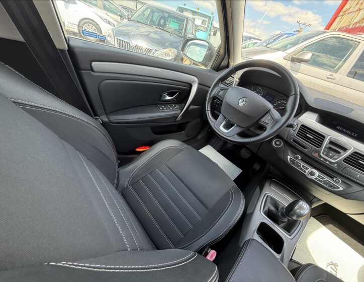 Renault Laguna 28