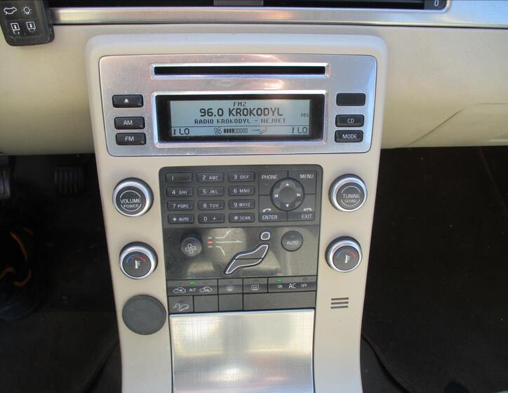 Volvo XC70 15