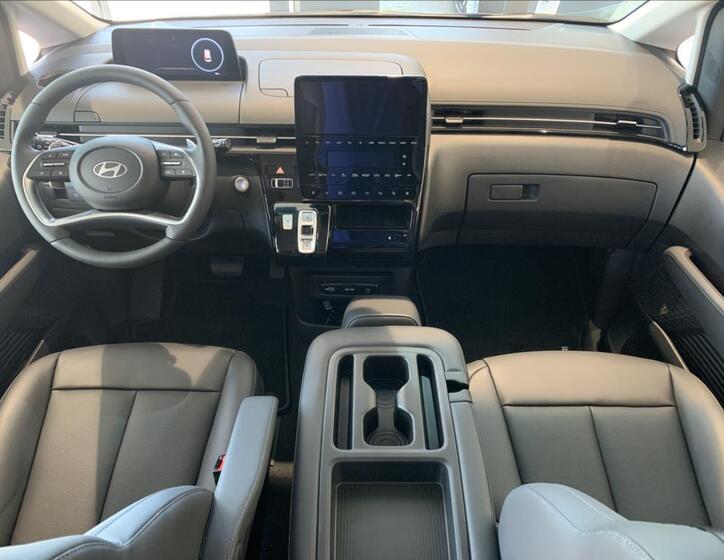Hyundai Staria 22