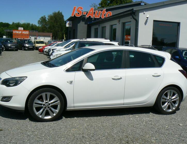 Opel Astra 8
