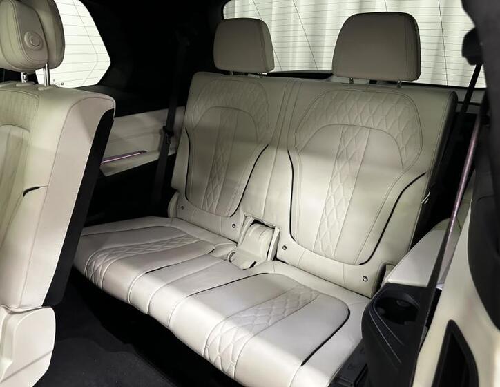 BMW X7 17