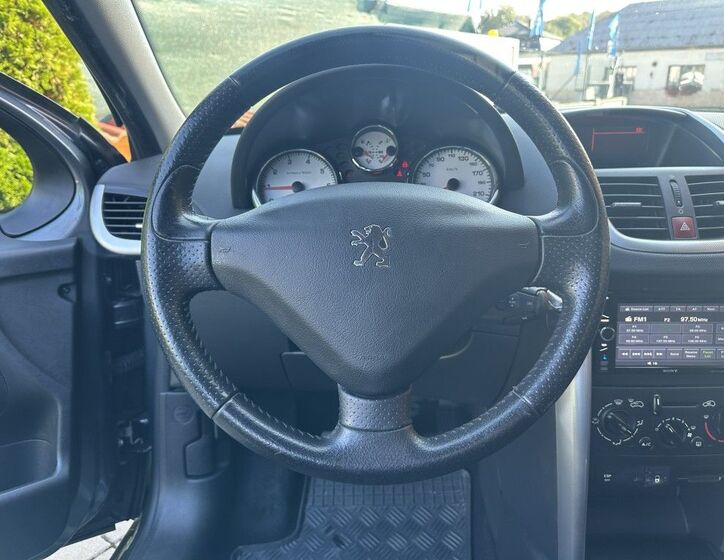 Peugeot 207 11